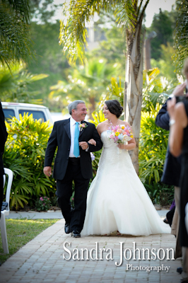 Best Lakeside wedding at Paradise Cove in Orlando, Florida - Wedding photographer - Sandra Johnson (SJFoto.com)